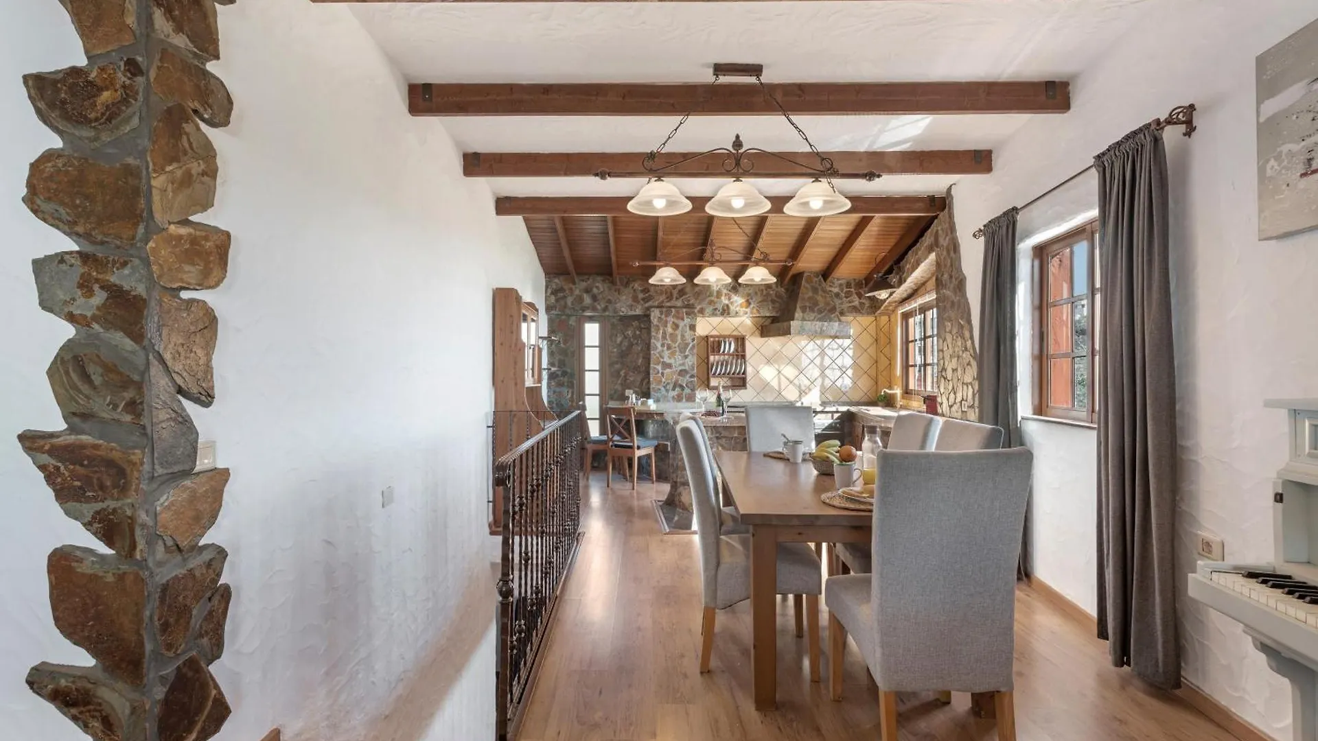 Casa Tenades 아데제 스페인