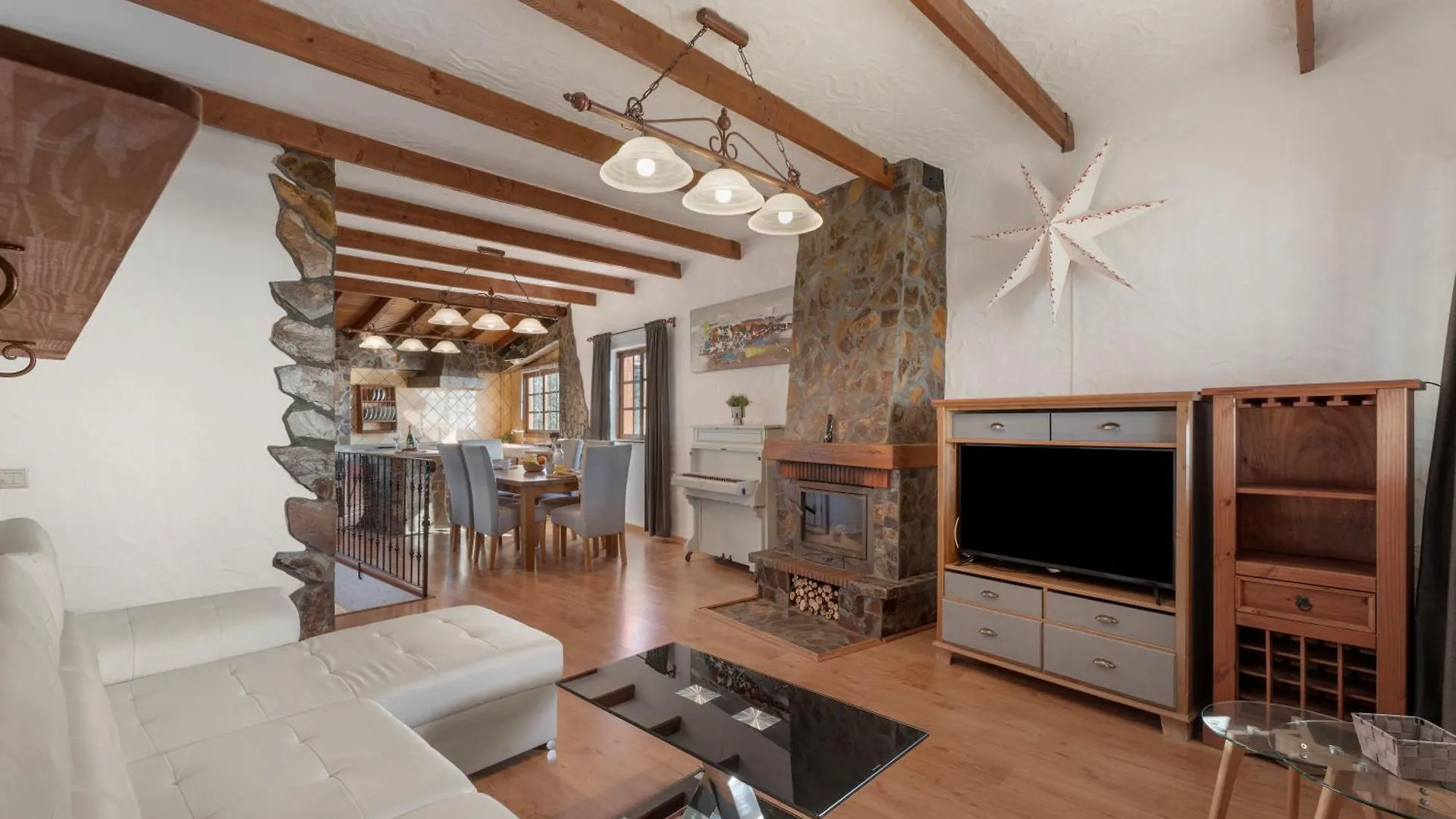 Casa Tenades 아데제 0*,  스페인