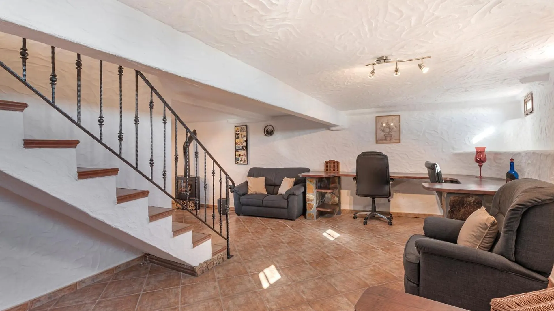 Casa Tenades 아데제 펜션
