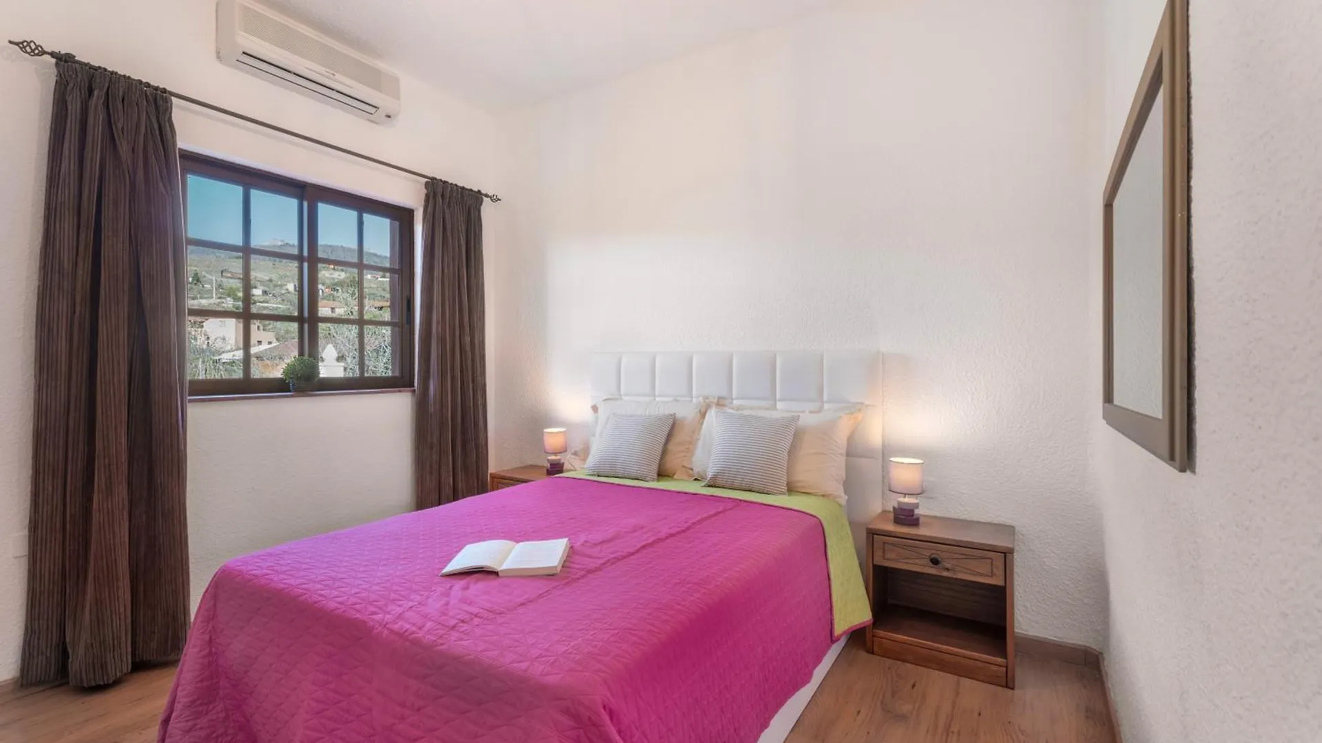 Casa Tenades 아데제 스페인